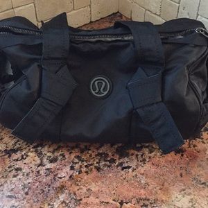Lululemon Athletics nylon gym bag.